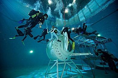 剧情向猫猫探险游戏《冒牌猫谜》现已正式推出并获得好评